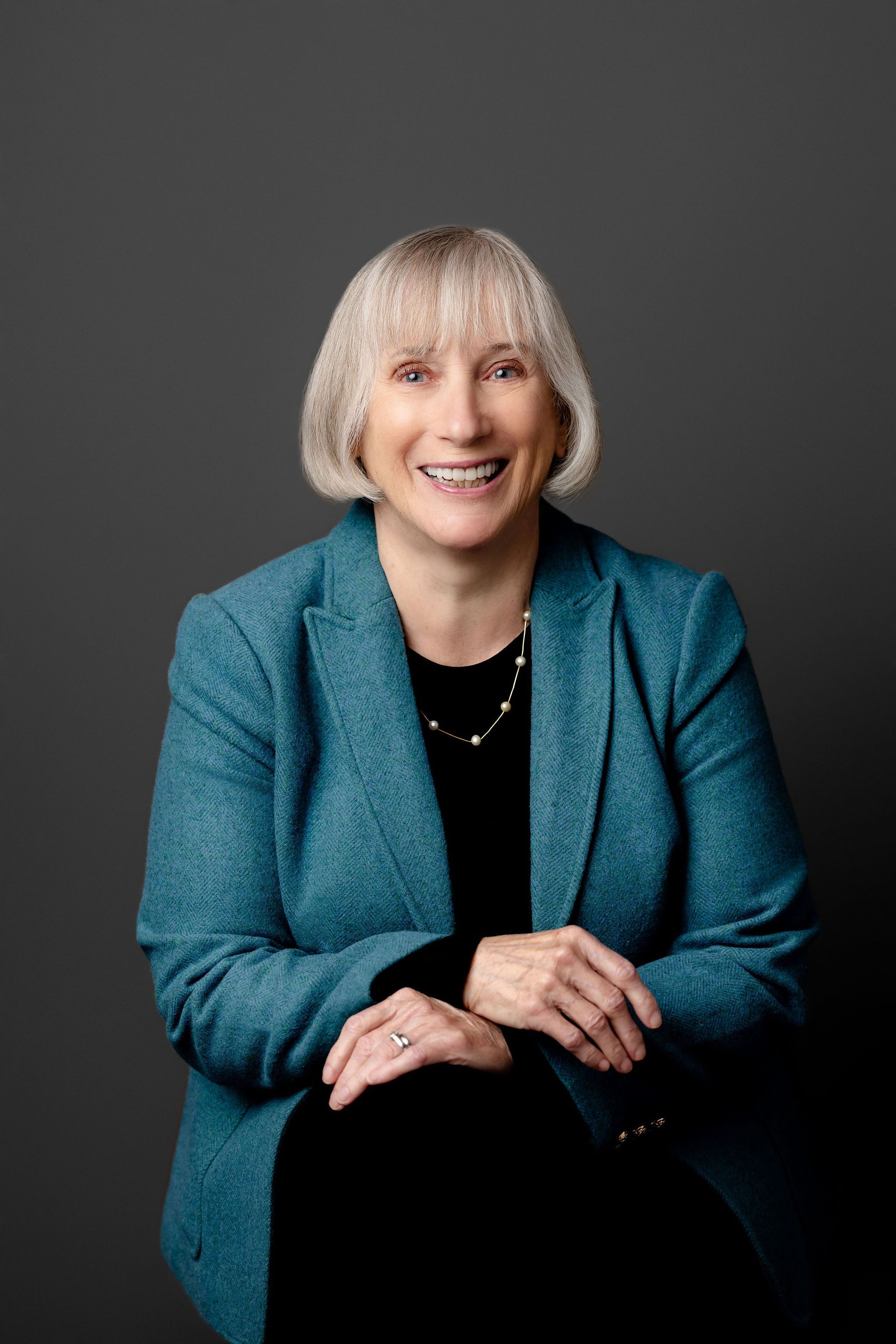 Portrait of Sharon Ward, author of the Fin Fleming Scuba Diving Mystery Series